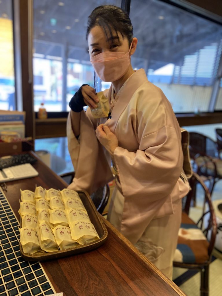 やっぱり行列の店 はぎちゃんは ドラえもん⁉️ 女将ちゃん‼️ ニヤリ 泥棒の巻 メインイメージ画像