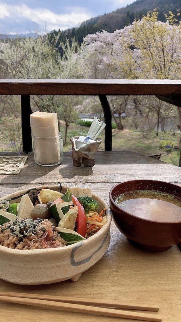 私の大好きなカフェ　茶房パニさん‼️今　桜が満開です メインイメージ画像
