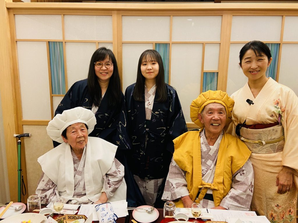 お爺ちゃま泣いちゃった。。傘寿、米寿、成人式のお祝い メインイメージ画像