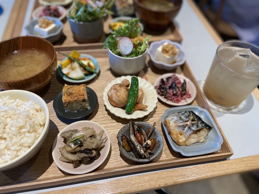 みっちゃんは 山ガールだが。。女将ちゃんは食いしん坊‼️食いしん坊に 休館日はない。。笑笑 メインイメージ画像