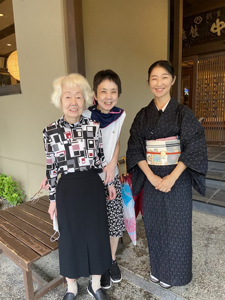 エリザベス女王と親孝行娘❤️みっちゃん思わず パパラッチ メインイメージ画像