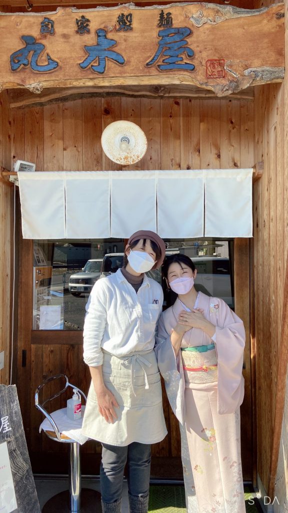 女将ちゃん‼️ 今日も　並んだ　一推しのラーメン屋さん　鰹の香りがたまらん メインイメージ画像