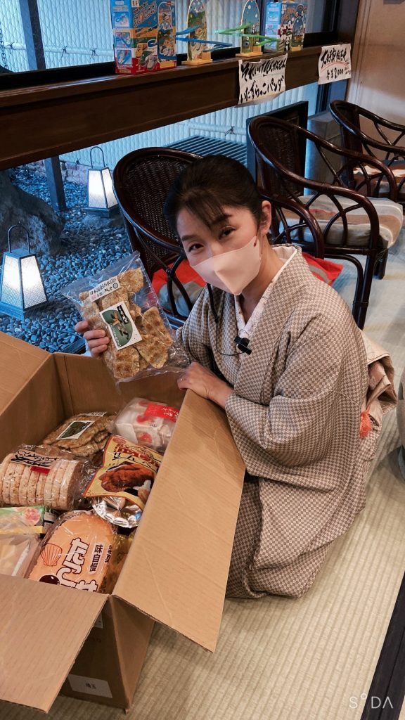 女将ちゃん美味そうで 抜け駆け‼️糸ちゃん慌てる💦 メインイメージ画像