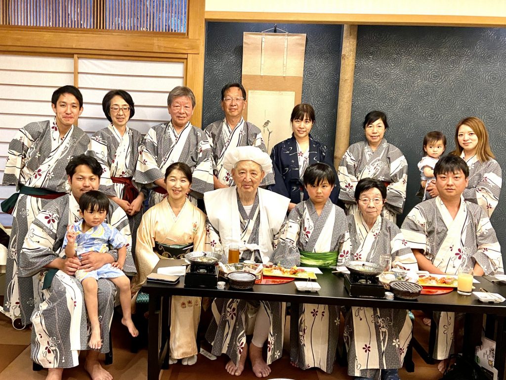 ただ者ではない お父様‼️ 約束通り 卒寿のお祝いに来てくださいました! メインイメージ画像