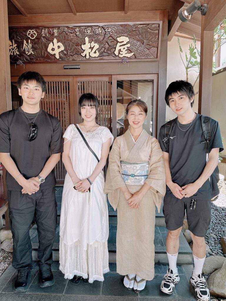 我が息子 お友達とお泊まりに やっぱり親子似てるかな⁉️ メインイメージ画像