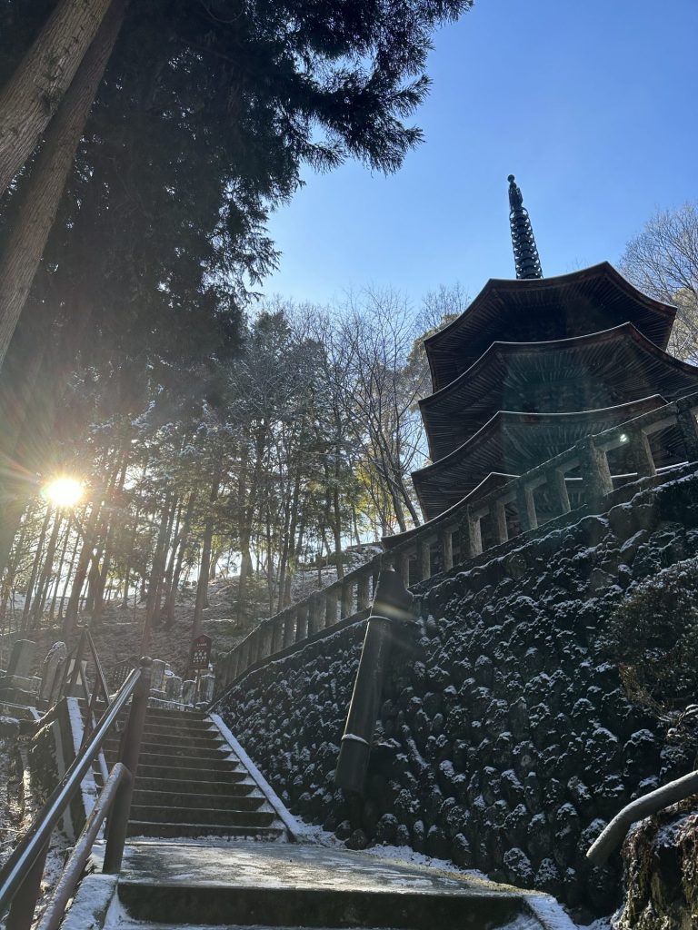 昨日の別所温泉は　初雪が降りました。 メインイメージ画像