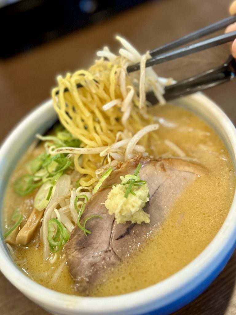 味噌ラーメン 暑いので💦夏バテ防止に塩分と発酵食品を メインイメージ画像