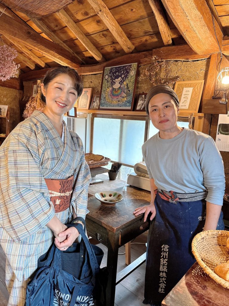 山の中でも行列ができるパン屋さん 今日はあるかな? メインイメージ画像