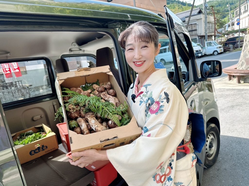 地元産❣採れたて松茸届いてます!!! メインイメージ画像