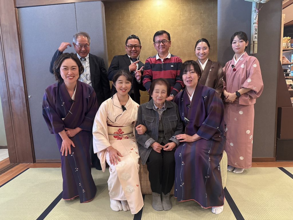 我らがみちこさん Ａ治さんおかえりなさい！！フロント古株＆ニューフェイスでお出迎え♡ メインイメージ画像