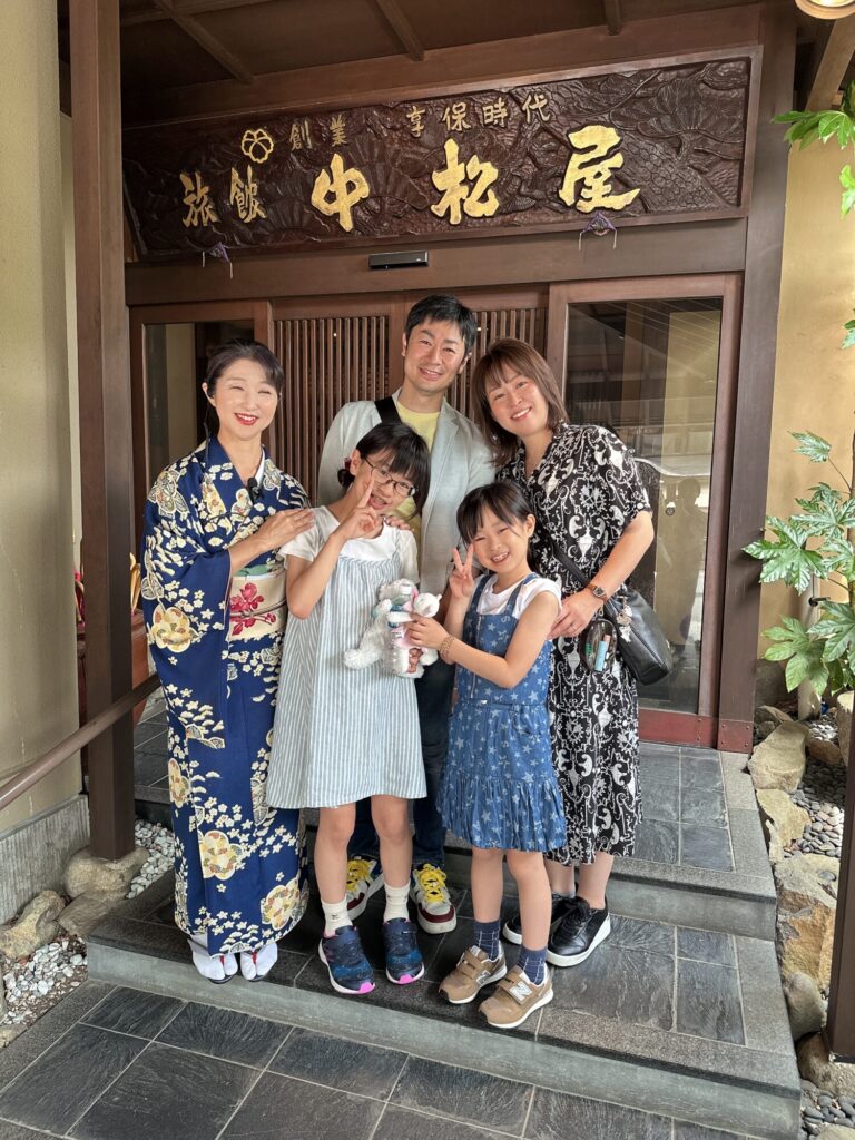 ケンカはしない可愛い　仲良し姉妹ちゃん❤️ メインイメージ画像