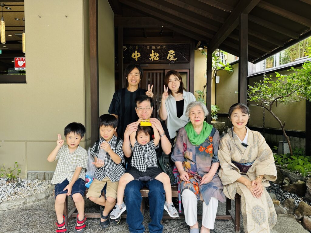 お父様の退職とお誕生日のお祝いに㊗️　4世代で‼️ メインイメージ画像