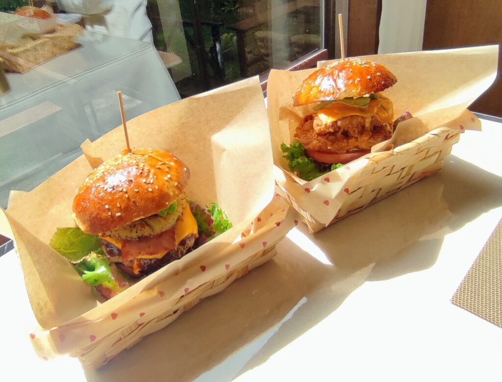 みちこの休日～蓼科アルペンシャトーで限定グルメバーガー♡～ メインイメージ画像